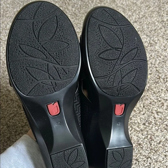 Umberto raffini Black Mules with Textured Straps - Picture 3 of 3